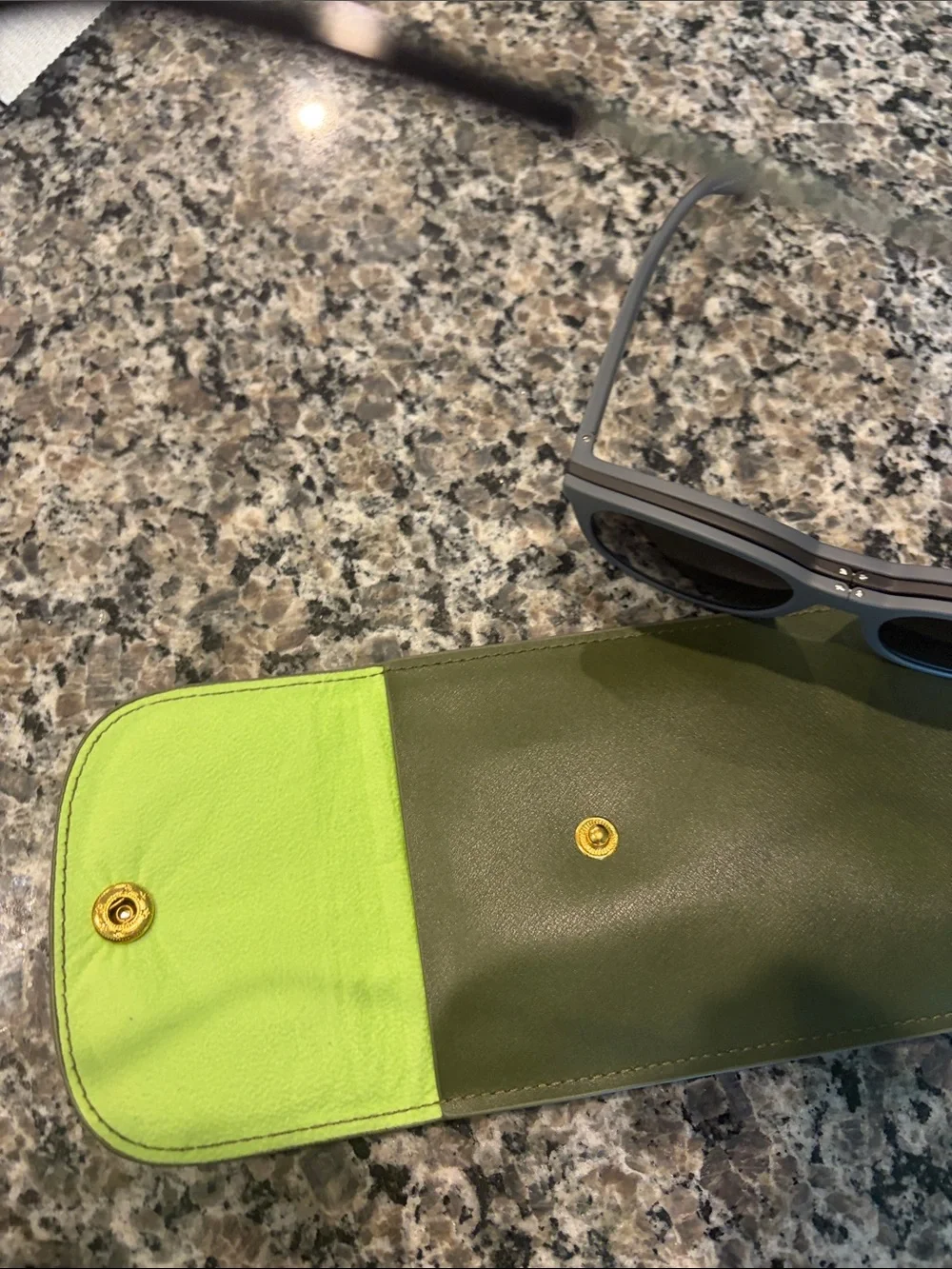 Ray-Ban Men’s Aviator Sunglasses - Gold Frame with Gradient Purple Lenses